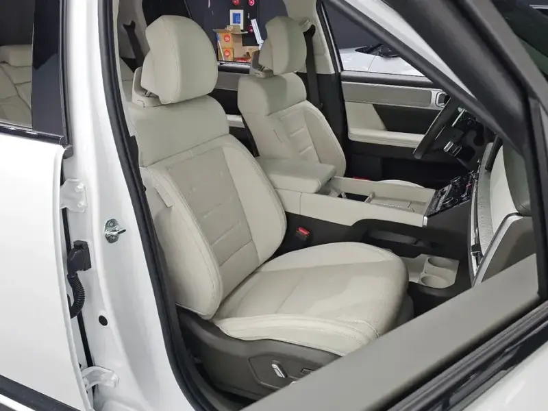 2025 Hyundai Santa Fe с пробегом 16 853 км
