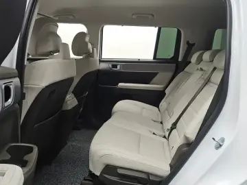 2025 Hyundai Santa Fe с пробегом 16 853 км