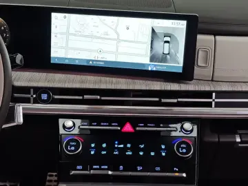2025 Hyundai Santa Fe с пробегом 16 853 км