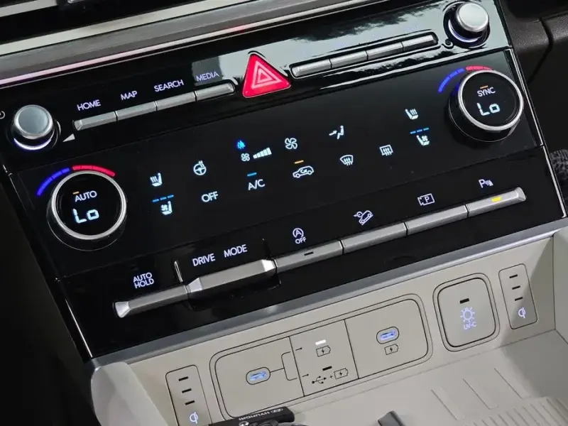2025 Hyundai Santa Fe с пробегом 16 853 км