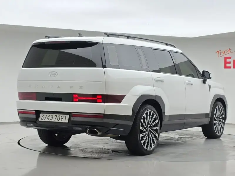 2024 Hyundai Santa Fe с пробегом 19 600 км