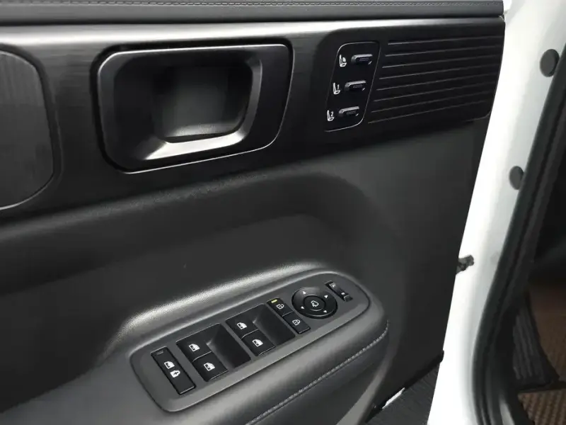 2024 Hyundai Santa Fe с пробегом 17 200 км