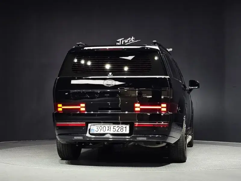 2025 Hyundai Santa Fe с пробегом 19 036 км