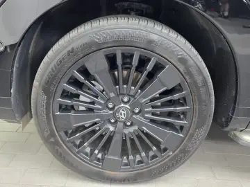 2025 Hyundai Santa Fe с пробегом 19 036 км