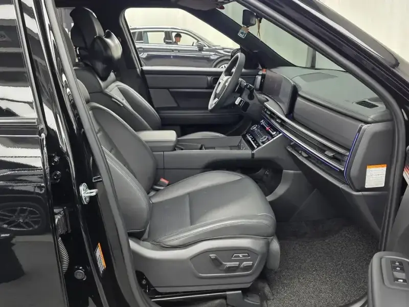 2025 Hyundai Santa Fe с пробегом 19 036 км