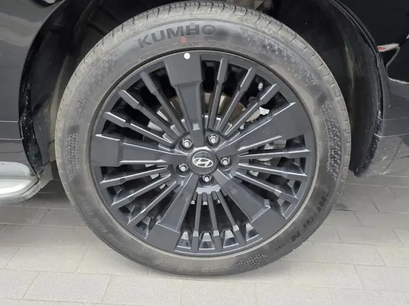 2025 Hyundai Santa Fe с пробегом 19 036 км