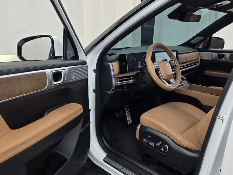 2025 Hyundai Santa Fe с пробегом 31 488 км