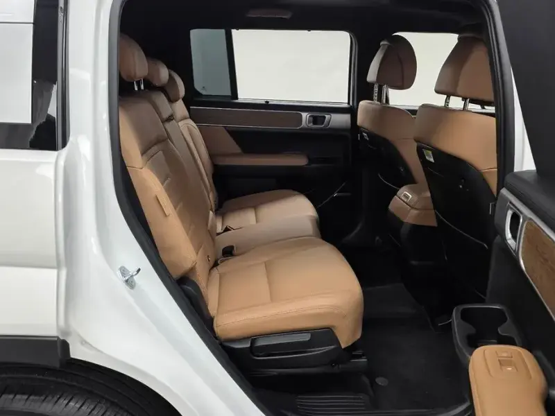 2025 Hyundai Santa Fe с пробегом 31 488 км