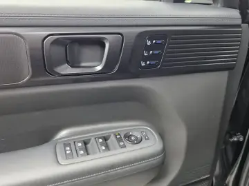 2025 Hyundai Santa Fe с пробегом 19 036 км