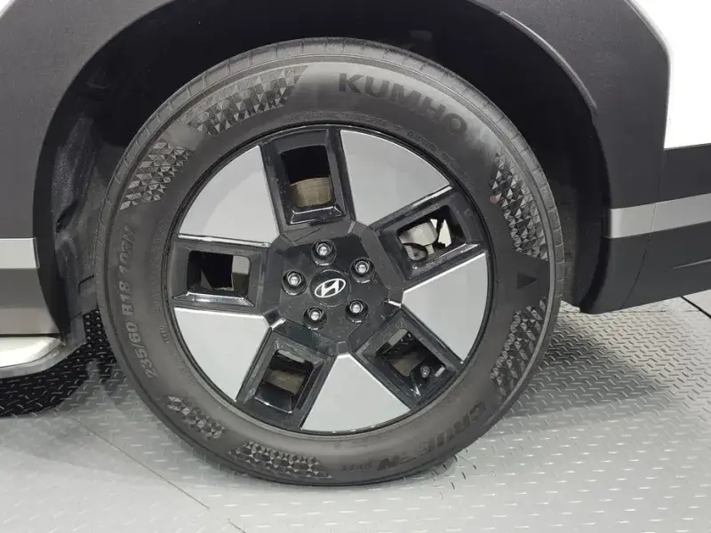 2024 Hyundai Santa Fe с пробегом 32 294 км