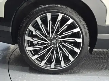 2025 Hyundai Santa Fe с пробегом 37 318 км