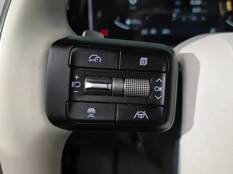 2025 Hyundai Santa Fe с пробегом 37 318 км