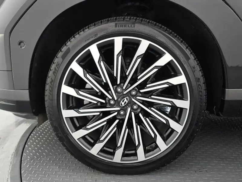 2024 Hyundai Santa Fe с пробегом 27 349 км