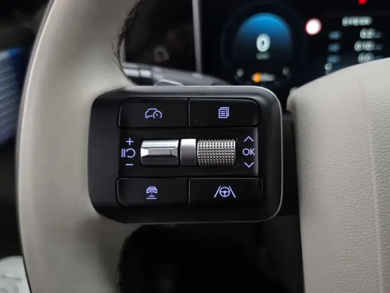 2024 Hyundai Santa Fe с пробегом 27 349 км
