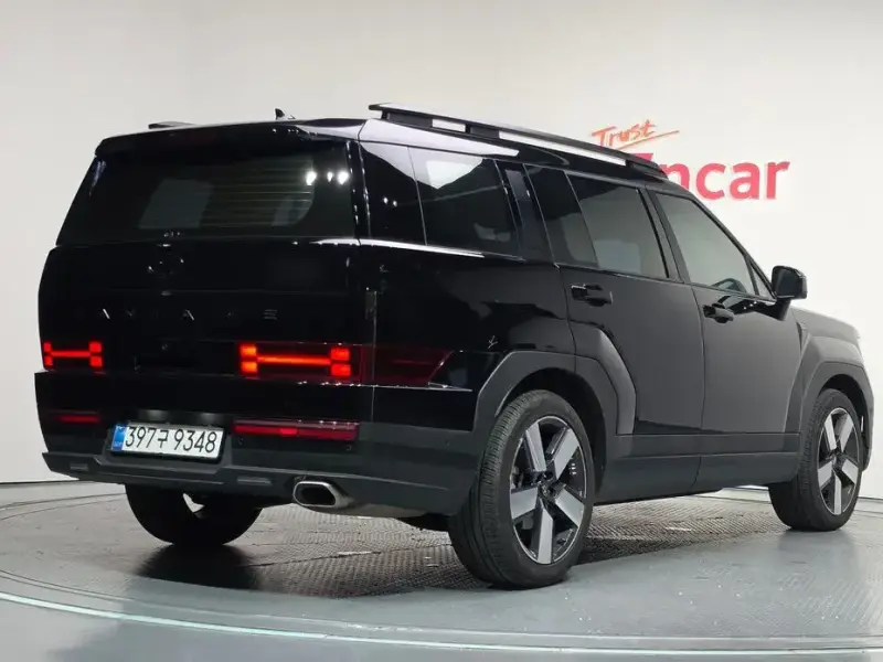 2025 Hyundai Santa Fe с пробегом 16 240 км