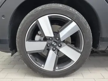 2025 Hyundai Santa Fe с пробегом 16 240 км