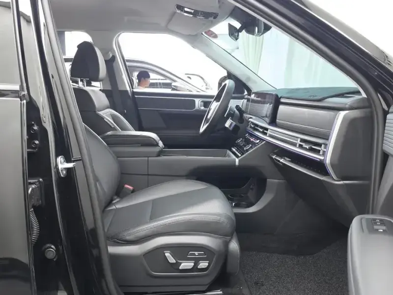 2025 Hyundai Santa Fe с пробегом 16 240 км