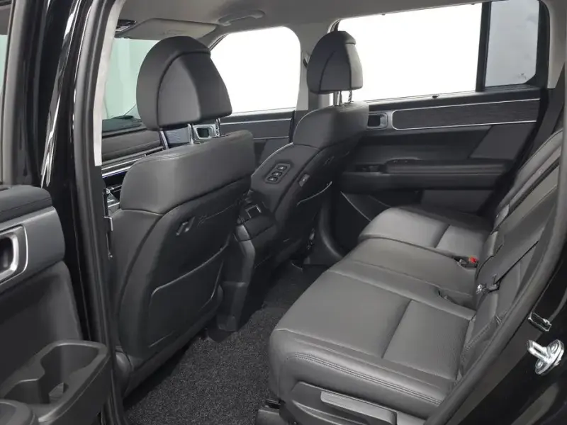 2025 Hyundai Santa Fe с пробегом 16 240 км