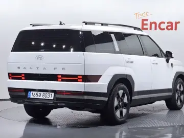 2025 Hyundai Santa Fe с пробегом 8 987 км