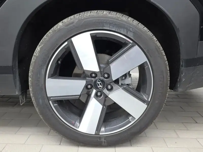 2025 Hyundai Santa Fe с пробегом 16 240 км