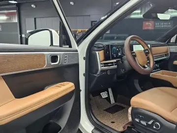 2025 Hyundai Santa Fe с пробегом 8 987 км