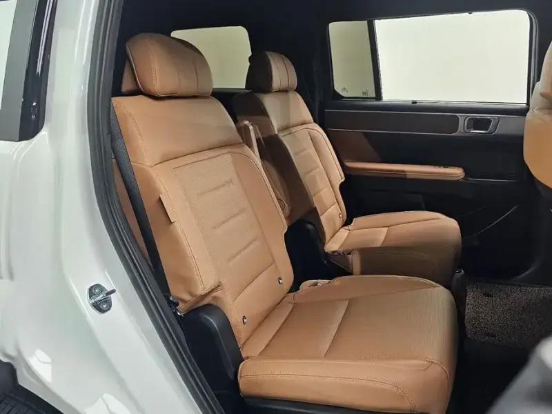 2025 Hyundai Santa Fe с пробегом 8 987 км
