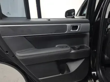2025 Hyundai Santa Fe с пробегом 16 240 км