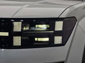 2025 Hyundai Santa Fe с пробегом 8 987 км