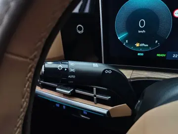 2025 Hyundai Santa Fe с пробегом 8 987 км