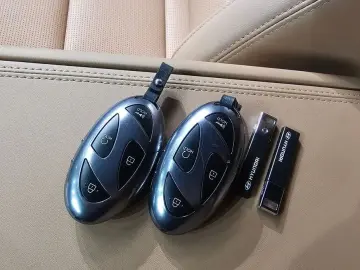 2025 Hyundai Santa Fe с пробегом 8 987 км