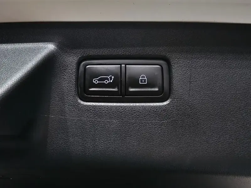 2025 Hyundai Santa Fe с пробегом 8 987 км