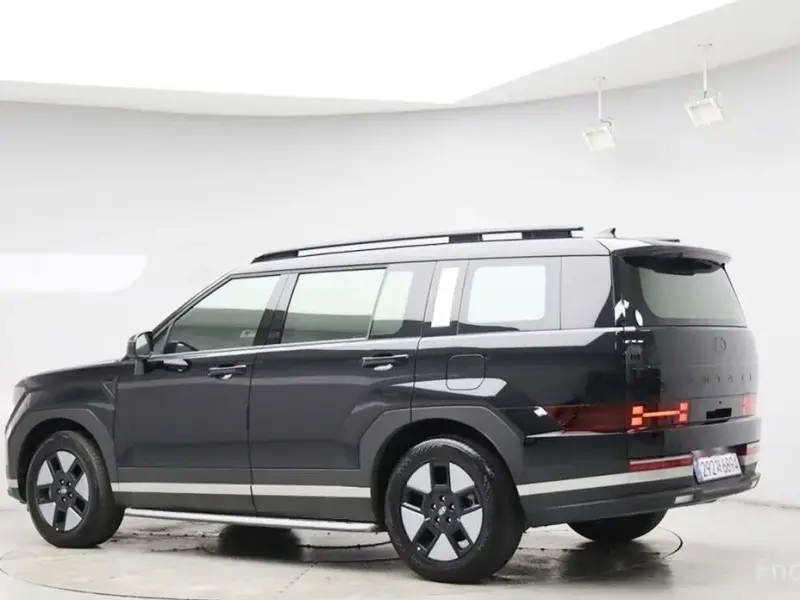 2025 Hyundai Santa Fe с пробегом 8 980 км