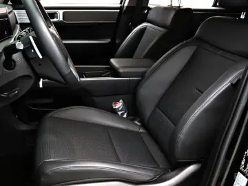 2025 Hyundai Santa Fe с пробегом 8 980 км