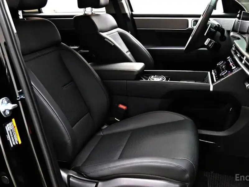 2025 Hyundai Santa Fe с пробегом 8 980 км