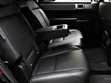 2025 Hyundai Santa Fe с пробегом 8 980 км