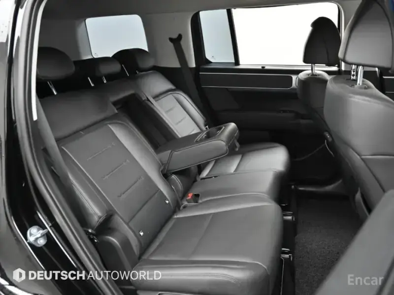 2025 Hyundai Santa Fe с пробегом 16 217 км