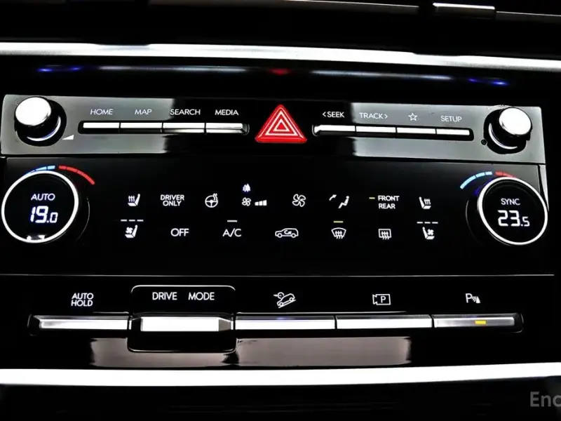 2025 Hyundai Santa Fe с пробегом 8 980 км