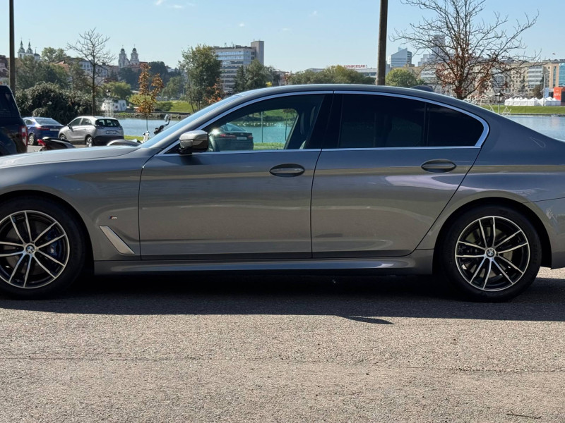 2022 BMW 5 серии с пробегом 58 054 км