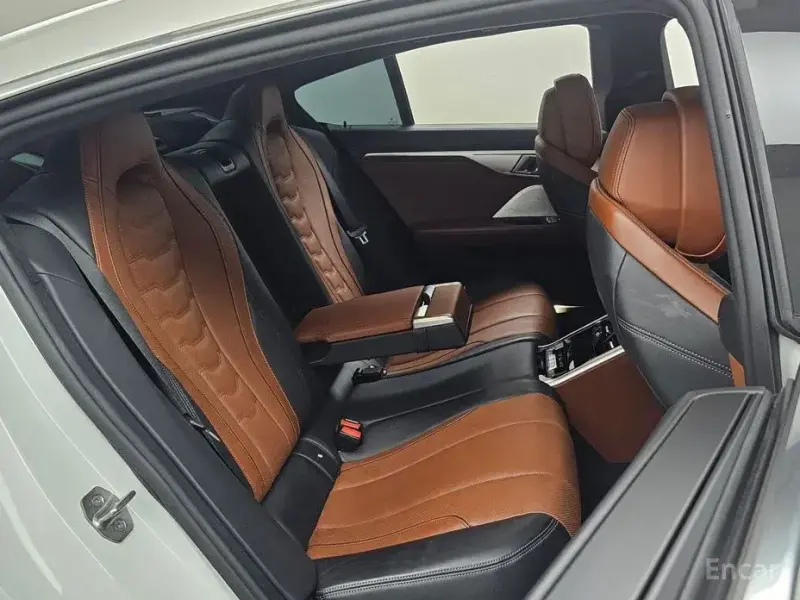2023 BMW 8 серии с пробегом 62 675 км
