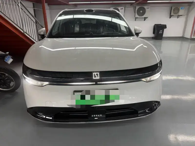 2025 Zeekr 7X с пробегом 33 000 км