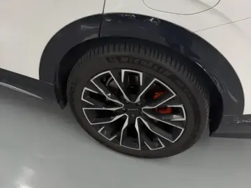 2025 Zeekr 7X с пробегом 33 000 км