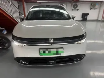 2025 Zeekr 7X с пробегом 33 000 км