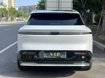 2025 Zeekr 7X с пробегом 30 000 км