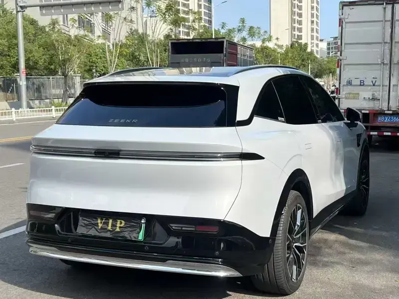 2025 Zeekr 7X с пробегом 30 000 км