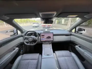 2025 Zeekr 7X с пробегом 30 000 км