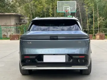 2025 Zeekr 7X с пробегом 28 000 км