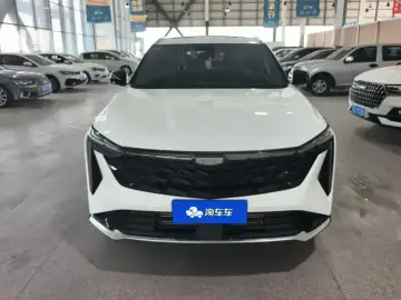 2023 Geely Atlas Pro с пробегом 18 000 км
