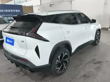 2023 Geely Atlas Pro с пробегом 18 000 км