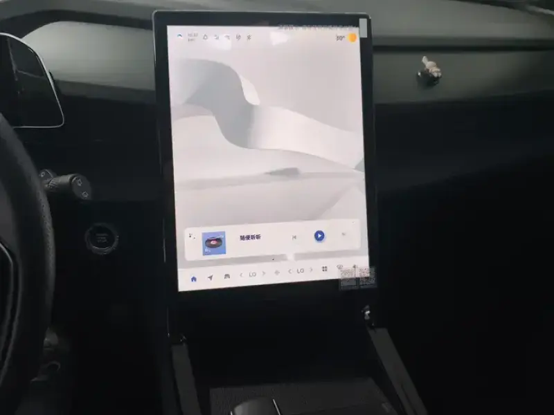 2023 Geely Atlas Pro с пробегом 18 000 км