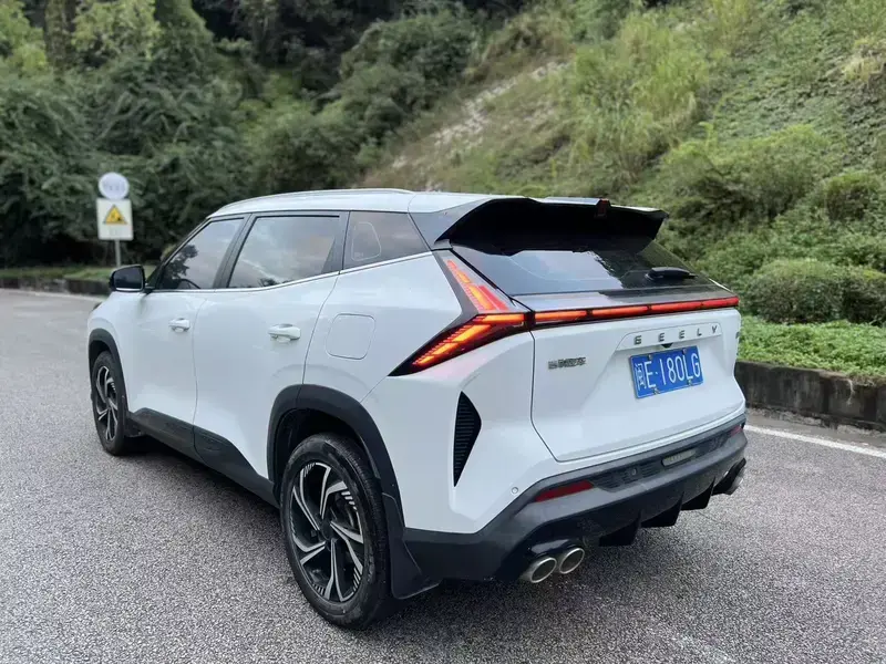 2024 Geely Atlas Pro с пробегом 68 000 км